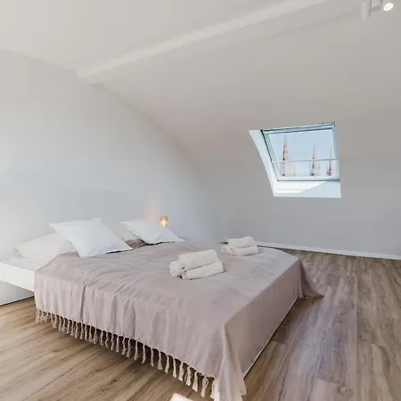 2 Bedroom Penthouse Loft - Whirlpool - Terrasse - Wifi - Zentral - Kueche - Kaffee - Parkhaus 아파트 비스바덴
