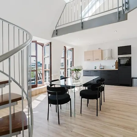 아파트 2 Bedroom Penthouse Loft - Whirlpool - Terrasse - Wifi - Zentral - Kueche - Kaffee - Parkhaus 비스바덴
