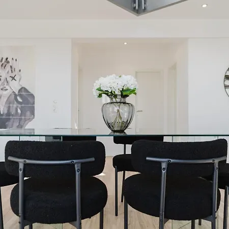 2 Bedroom Penthouse Loft - Whirlpool - Terrasse - Wifi - Zentral - Kueche - Kaffee - Parkhaus Apartment *