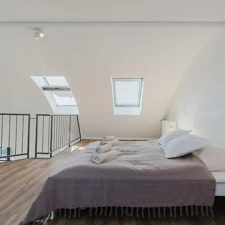 2 Bedroom Penthouse Loft - Whirlpool - Terrasse - Wifi - Zentral - Kueche - Kaffee - Parkhaus