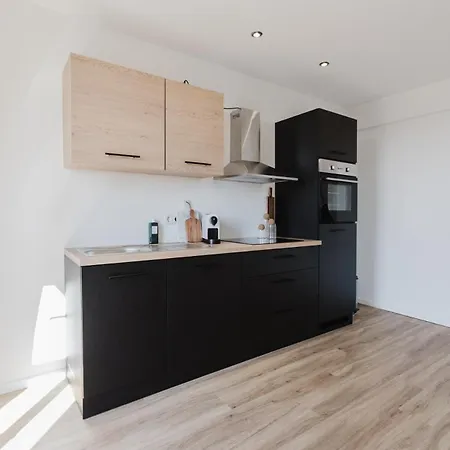 Apartment 2 Bedroom Penthouse Loft - Whirlpool - Terrasse - Wifi - Zentral - Kueche - Kaffee - Parkhaus *