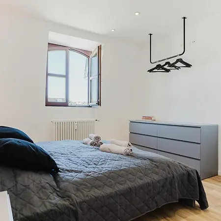 2 Bedroom Penthouse Loft - Whirlpool - Terrasse - Wifi - Zentral - Kueche - Kaffee - Parkhaus Apartment Wiesbaden