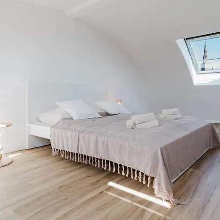 2 Bedroom Penthouse Loft - Whirlpool - Terrasse - Wifi - Zentral - Kueche - Kaffee - Parkhaus 아파트